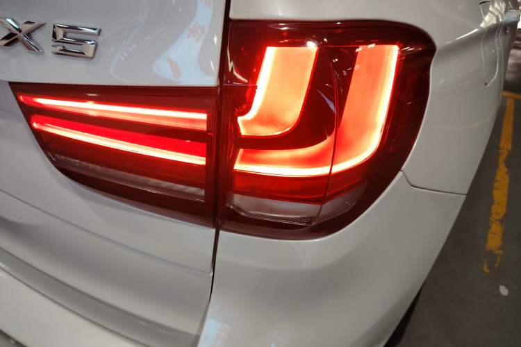 Used BMW X5 2014 xDrive35i Elegant Edition Right Rear Taillight