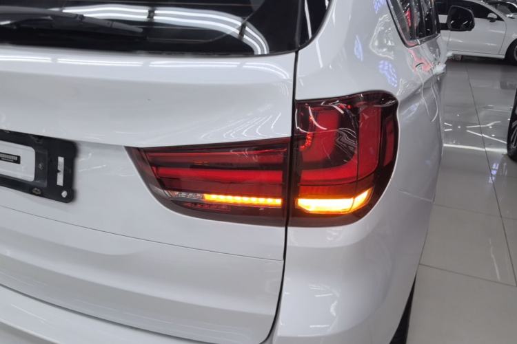 Used BMW X5 2014 xDrive35i Elegant Edition Right Rear Taillight