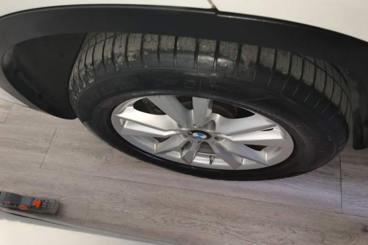Used BMW X5 2014 xDrive35i Elegant Edition Right Rear Wheel Hub