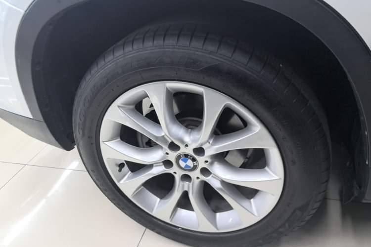 Used BMW X5 2014 xDrive35i Elegant Edition Right Rear Wheel Hub