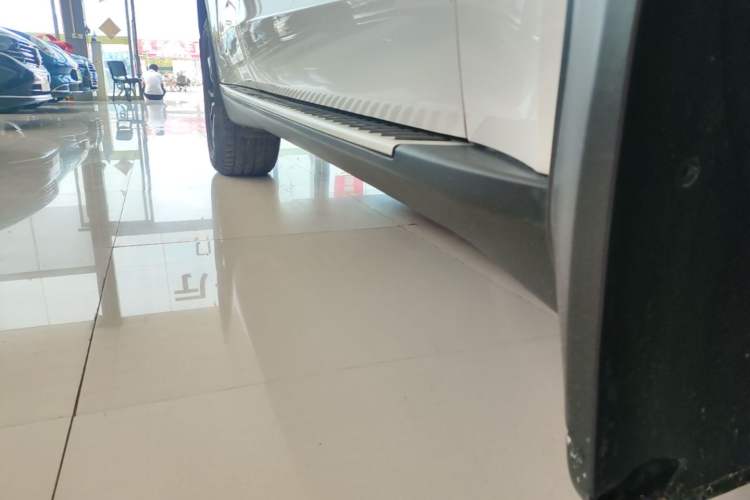 Used BMW X5 2014 xDrive35i Elegant Edition Right Side Sill
