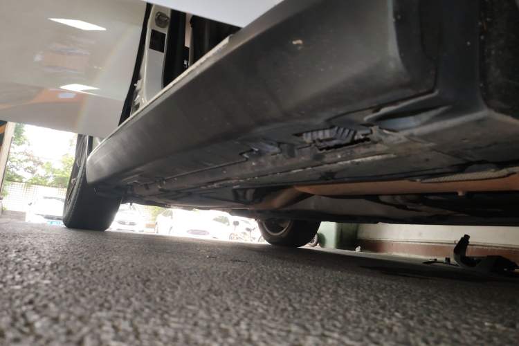 Used BMW X5 2014 xDrive35i U.S. specification Right Side Sill