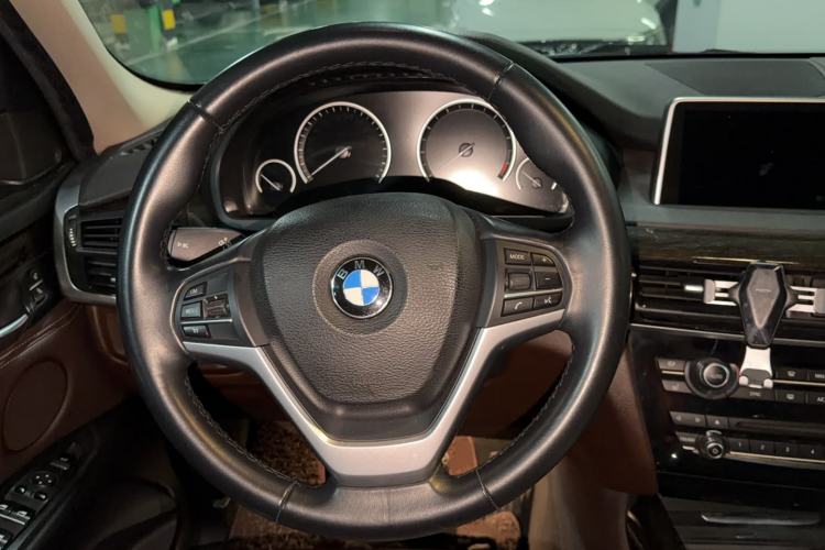 Used BMW X5 2014 xDrive35i Elegant Edition Steering Wheel