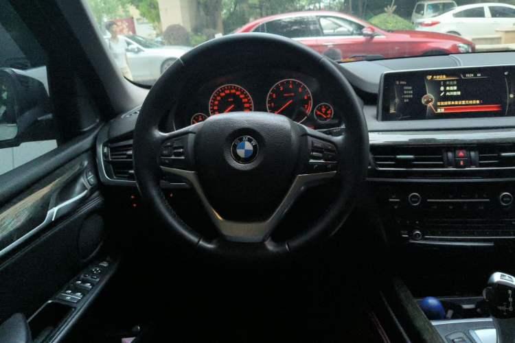 Used BMW X5 2014 xDrive35i Luxury Edition Steering Wheel