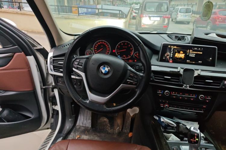 Used BMW X5 2014 xDrive35i Luxury Edition Steering Wheel