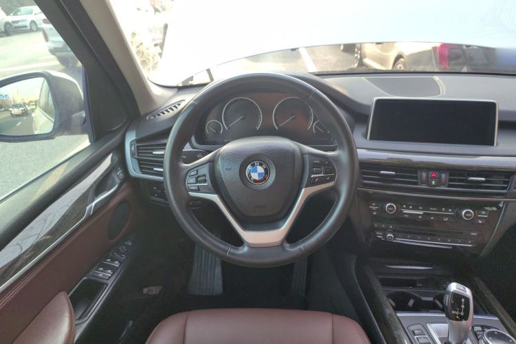 Used BMW X5 2014 xDrive35i Luxury Edition Steering Wheel