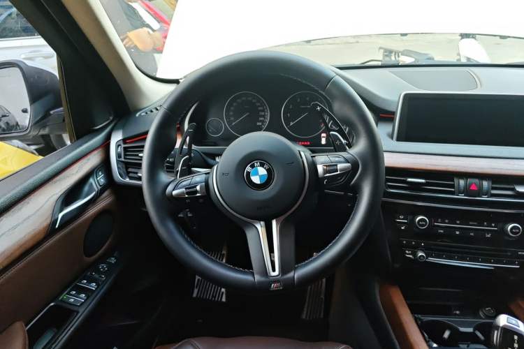 Used BMW X5  Steering Wheel