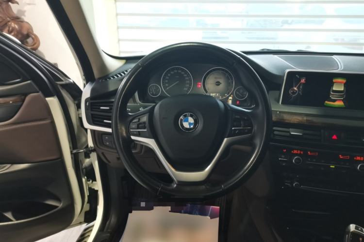 Used BMW X5 2014 xDrive35i Elegant Edition Steering Wheel