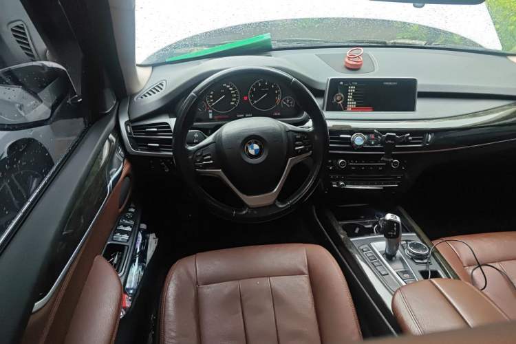 Used BMW X5 2014 xDrive35i Luxury Edition Steering Wheel