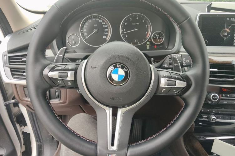 Used BMW X5 2014 xDrive35i Elegant Edition Steering Wheel