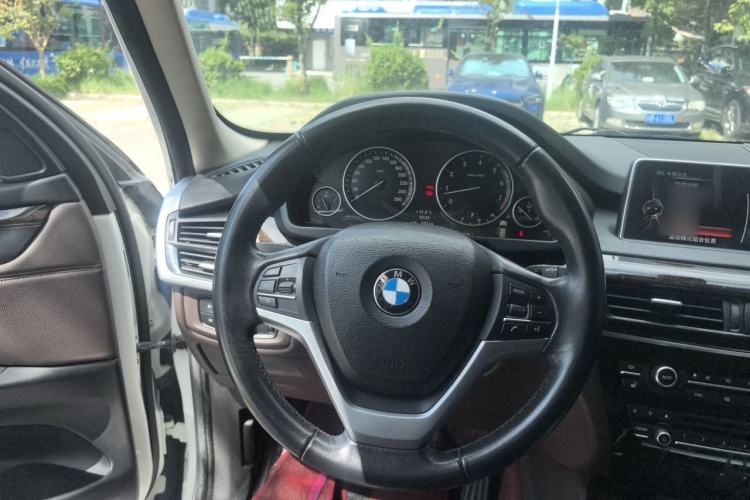 Used BMW X5 2014 xDrive35i Elegant Edition Steering Wheel