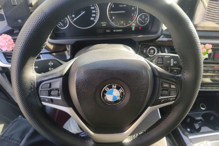 Used BMW X5 2014 xDrive35i Elegant Edition Steering Wheel