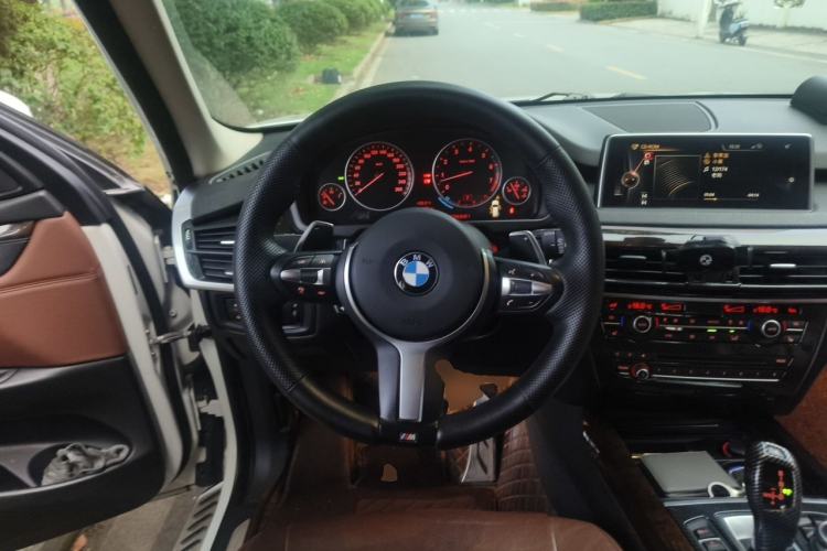 Used BMW X5 2014 xDrive35i Elegant Edition Steering Wheel