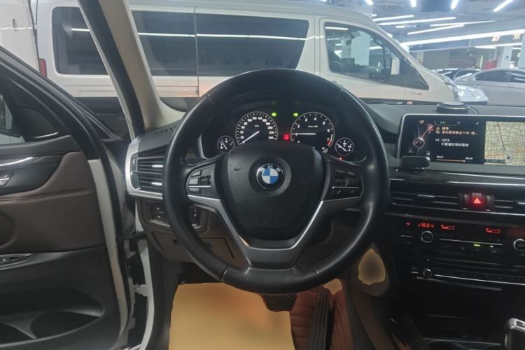 Used BMW X5 2014 xDrive35i Leading Model Steering Wheel
