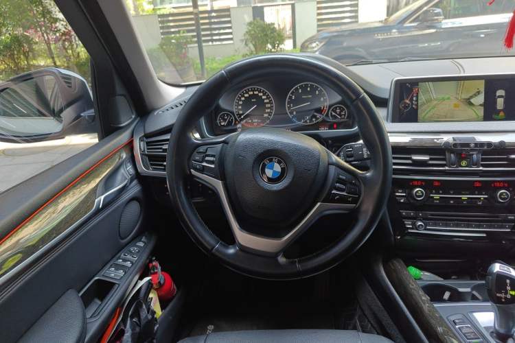 Used BMW X5 2014 xDrive35i Luxury Edition Steering Wheel