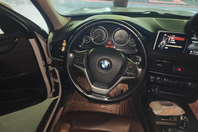 Used BMW X5 2014 xDrive35i Elegant Edition Steering Wheel