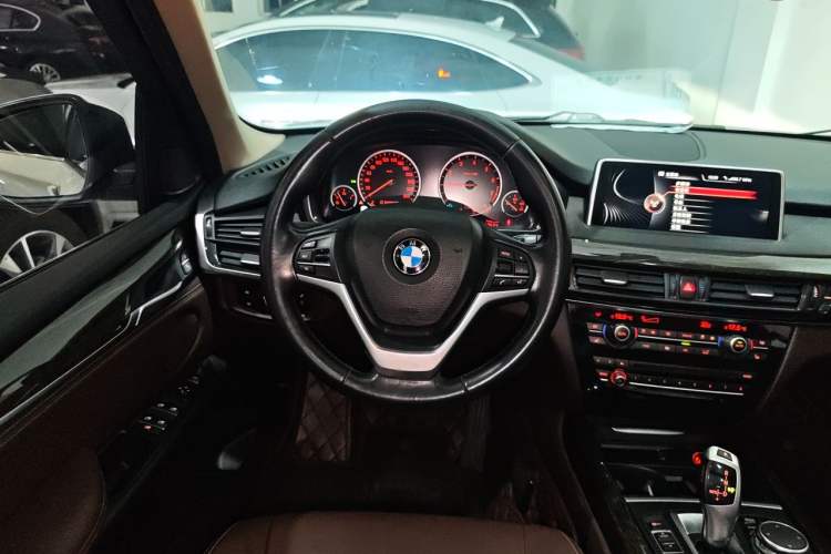 Used BMW X5 2014 xDrive35i Leading Model Steering Wheel