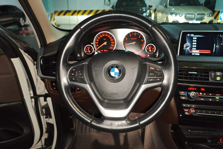 Used BMW X5 2014 xDrive35i Luxury Edition Steering Wheel