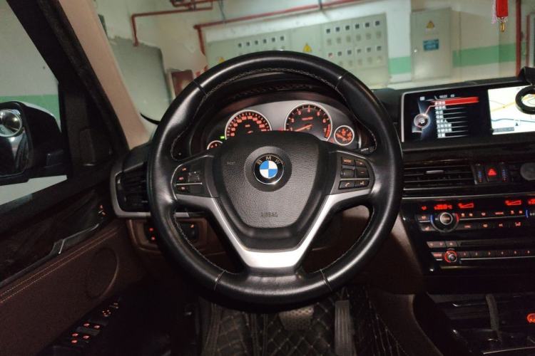 Used BMW X5 2014 xDrive35i Elegant Edition Steering Wheel