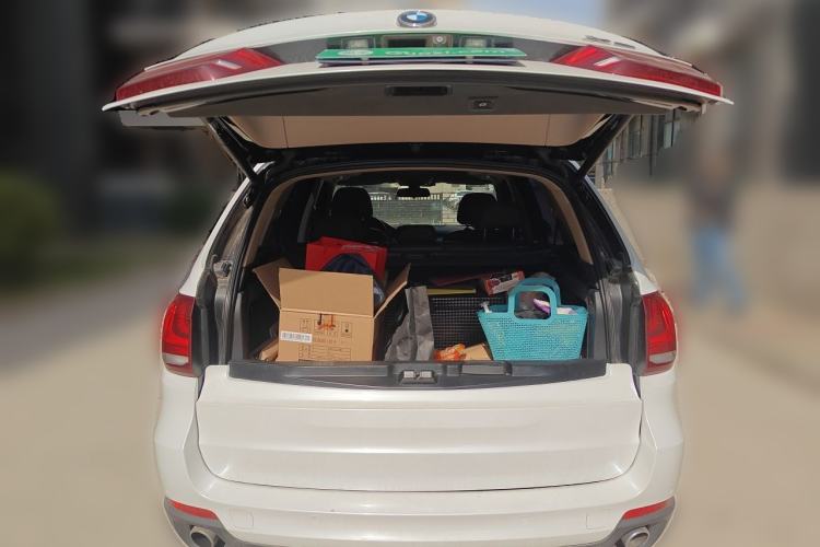 Used BMW X5 2014 xDrive35i Leading Model Trunk
