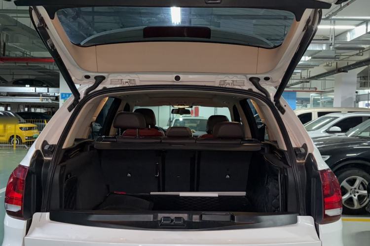 Used BMW X5 2014 xDrive35i Elegant Edition Trunk