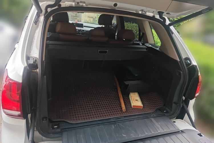 Used BMW X5 2014 xDrive35i Luxury Edition Trunk