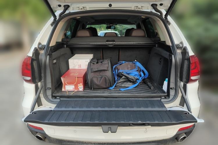 Used BMW X5 2014 xDrive35i Elegant Edition Trunk