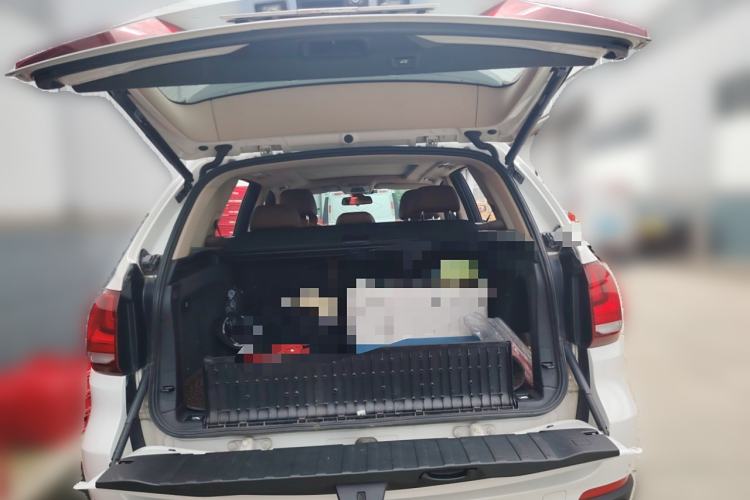 Used BMW X5 2014 xDrive35i Elegant Edition Trunk