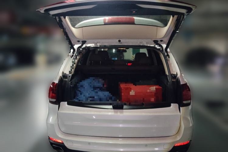 Used BMW X5 2014 xDrive35i Elegant Edition Trunk