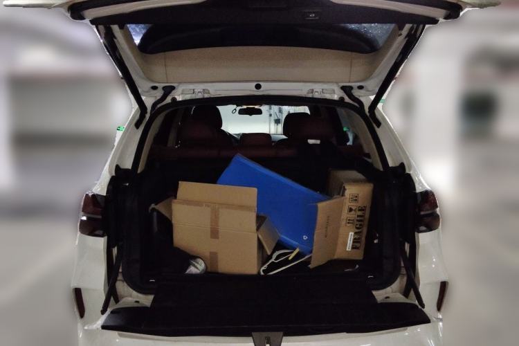 Used BMW X5 2014 xDrive35i Elegant Edition Trunk