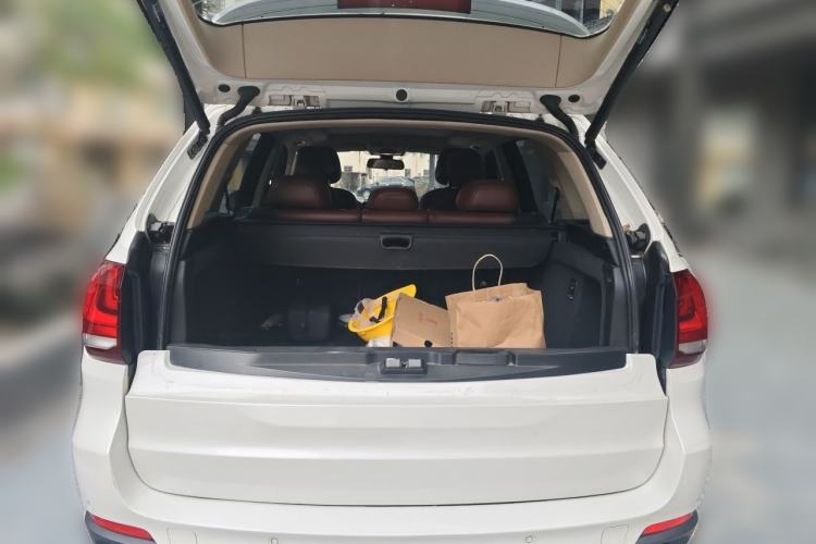 Used BMW X5 2014 xDrive35i Elegant Edition Trunk