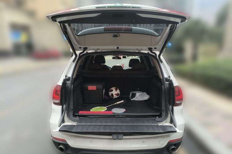 Used BMW X5 2014 xDrive35i Elegant Edition Trunk
