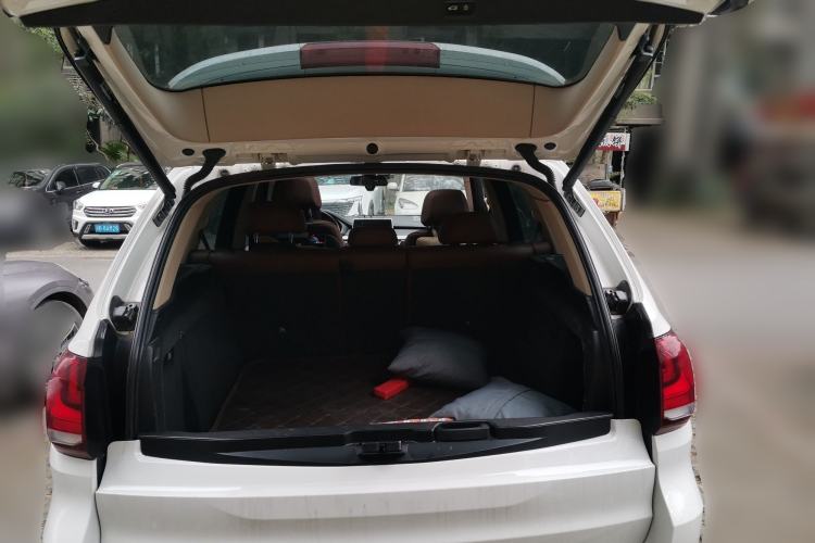 Used BMW X5 2014 xDrive35i Elegant Edition Trunk