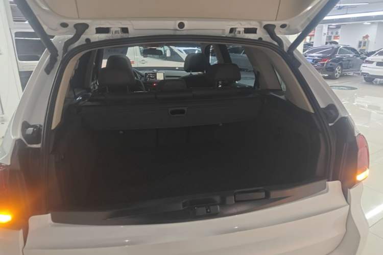 Used BMW X5 2014 xDrive35i Leading Model Trunk