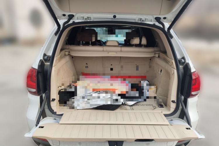 Used BMW X5  Trunk