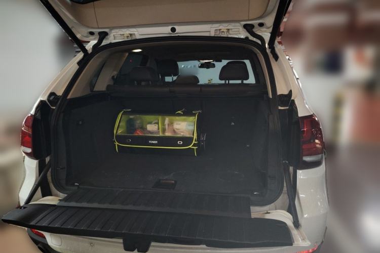 Used BMW X5 2014 xDrive35i Luxury Edition Trunk