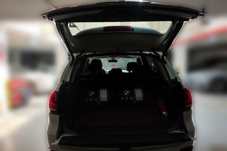 Used BMW X5 2014 xDrive35i Elegant Edition Trunk