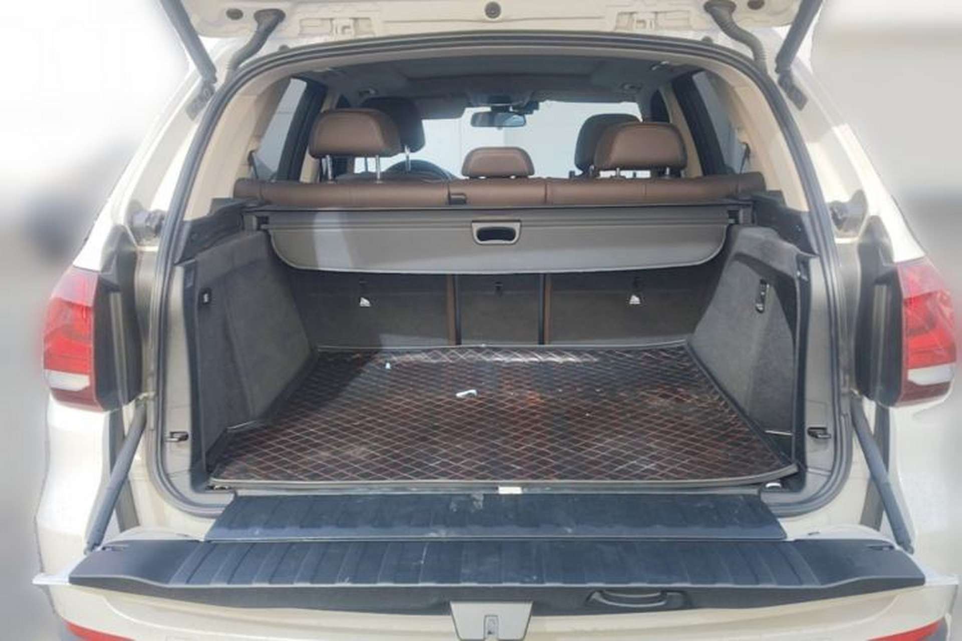 Used BMW X5 2014 xDrive35i Elegant Edition Trunk