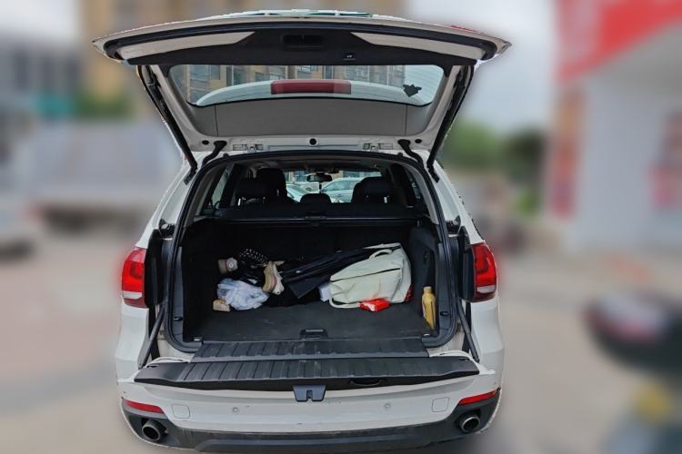 Used BMW X5 2014 xDrive35i Luxury Edition Trunk