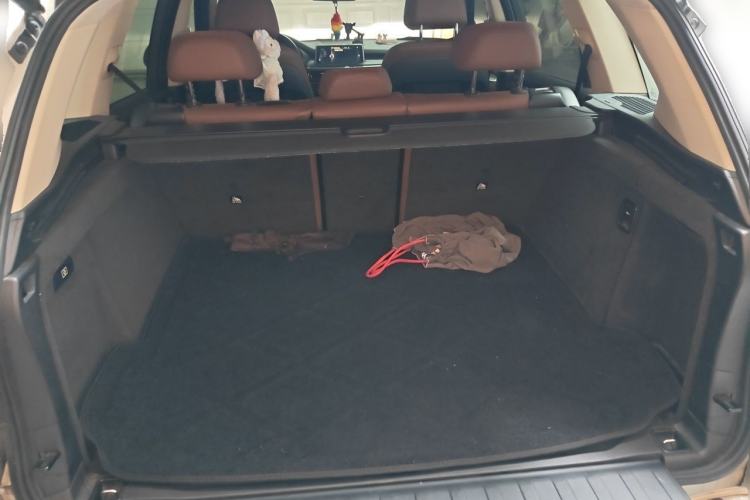Used BMW X5 2014 xDrive35i Elegant Edition Trunk