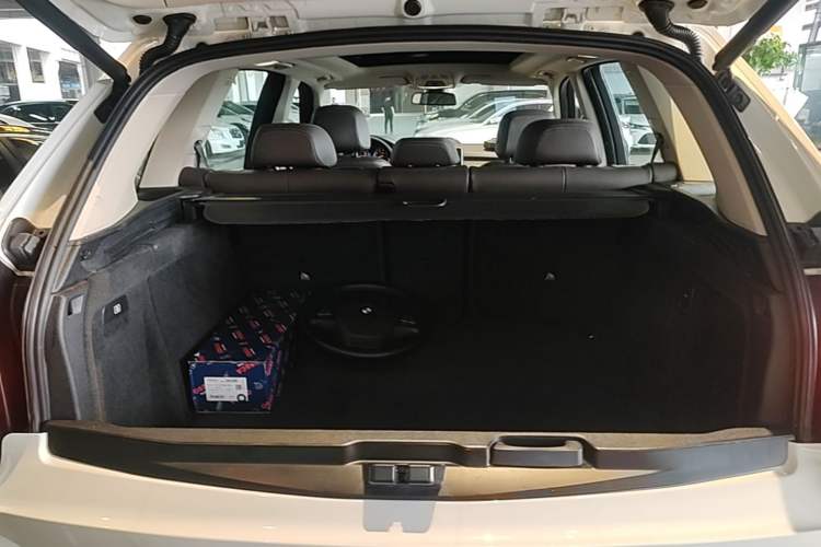Used BMW X5 2014 xDrive35i Elegant Edition Trunk