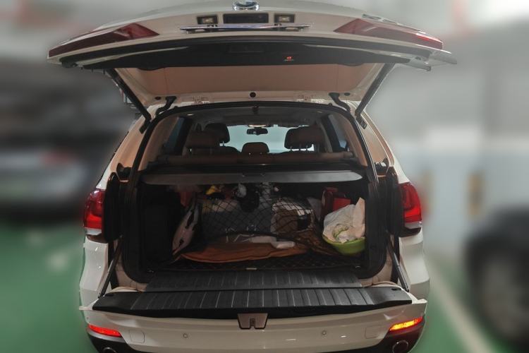 Used BMW X5 2014 xDrive35i Luxury Edition Trunk