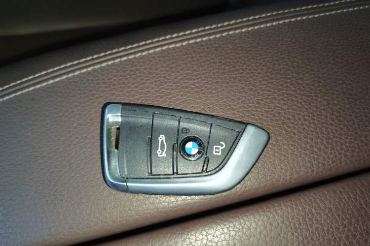 Used BMW X5 2014 xDrive35i Elegant Edition Vehicle Key