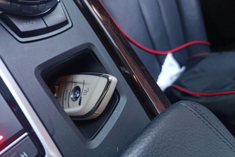 Used BMW X5 2014 xDrive35i Elegant Edition Vehicle Key