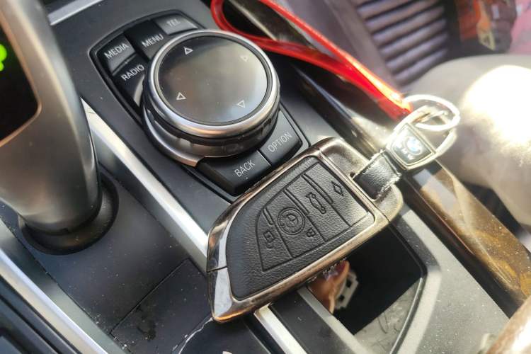 Used BMW X5 2014 xDrive35i Elegant Edition Vehicle Key