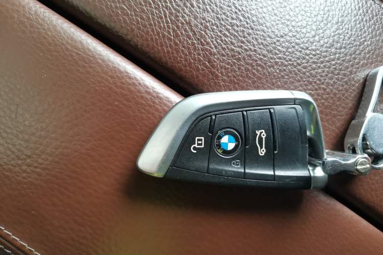 Used BMW X5 2014 xDrive35i Elegant Edition Vehicle Key