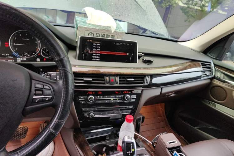 Used BMW X5 2015 xDrive28i Audio And AC Panel
