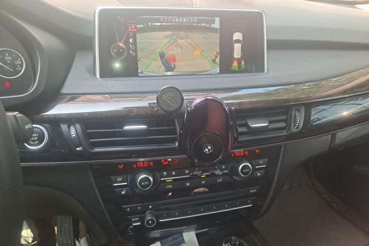 Used BMW X5 2015 xDrive28i Audio And AC Panel