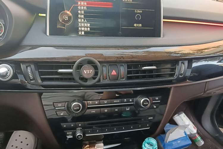 Used BMW X5 2015 xDrive28i Audio And AC Panel