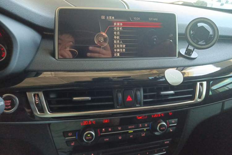 Used BMW X5  Audio And AC Panel